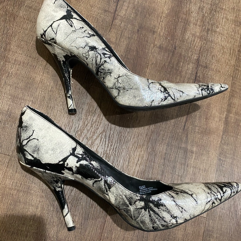 BCBG Tie Dye Pumps